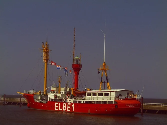 Das Feuerschiff Elbe 1 am Anleger